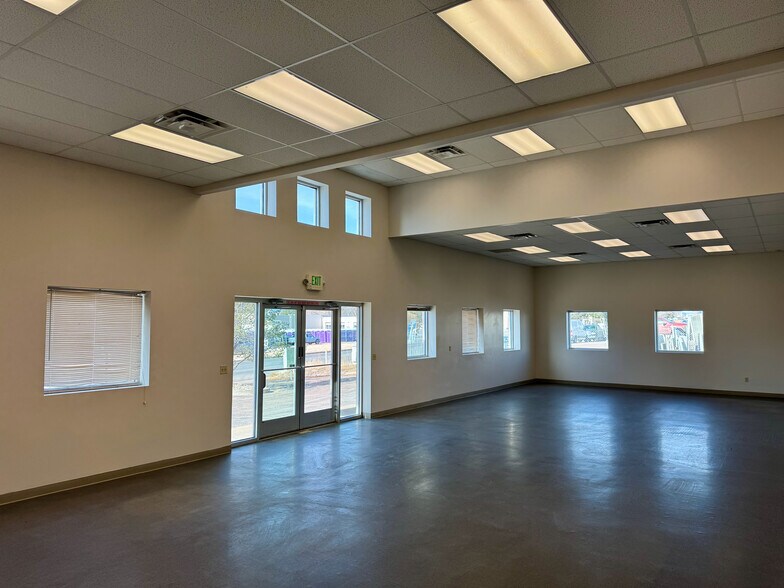 More Photos Of 1075 Ford St, Colorado Springs Warehouse For Lease