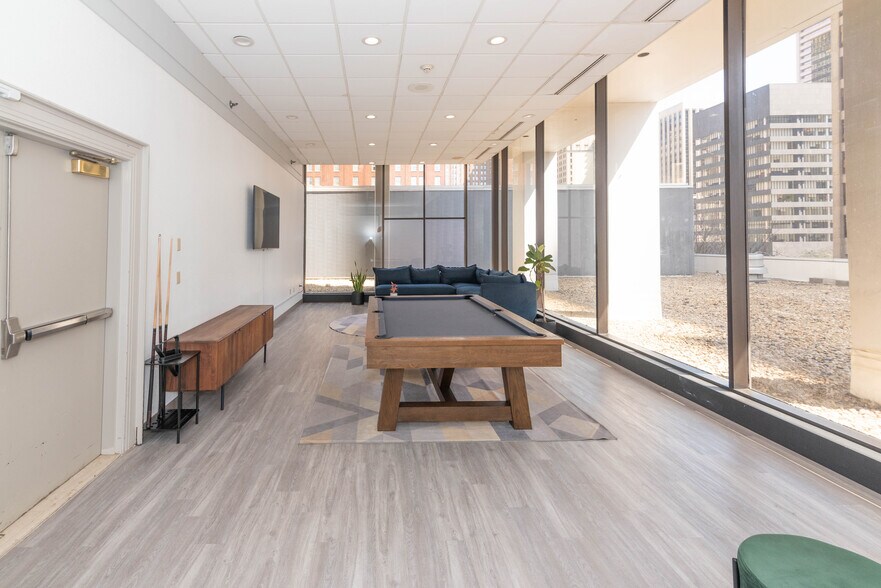 More Photos Of 101 W Fayette St, Baltimore Apartments For Sale