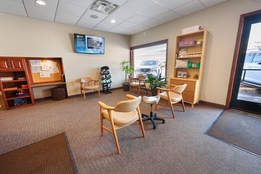 More Photos Of 20 S 32nd Ave S, Saint Cloud Office For Sale