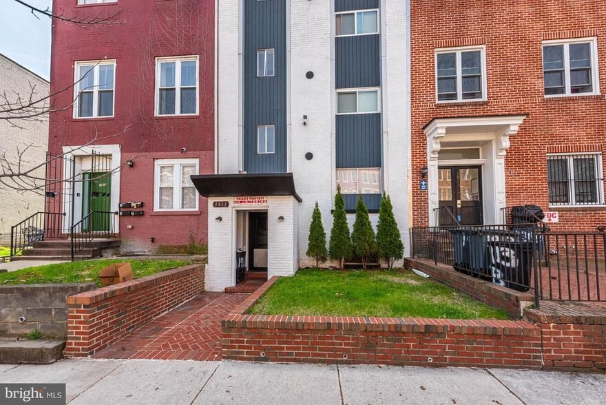 More Photos Of 1911 W Baltimore St, Baltimore Apartments For Sale