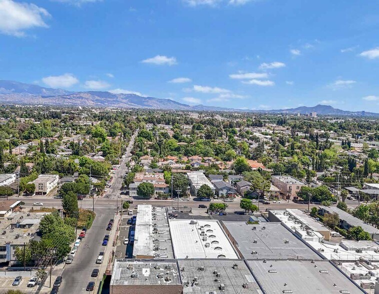 More Photos Of 16102-16116 Hart St, Van Nuys Warehouse For Sale