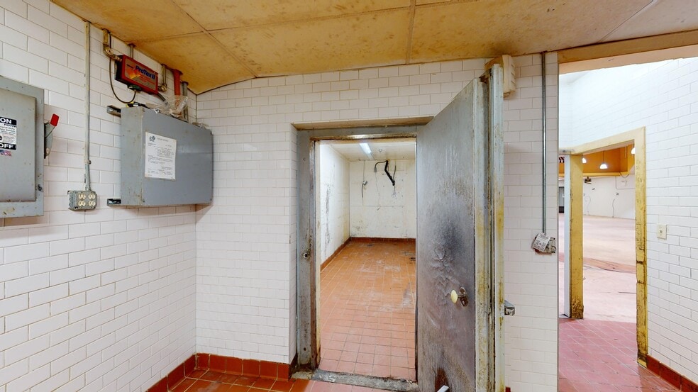 More Photos Of 2200 Arthur Kill Rd, Staten Island Distribution For Lease