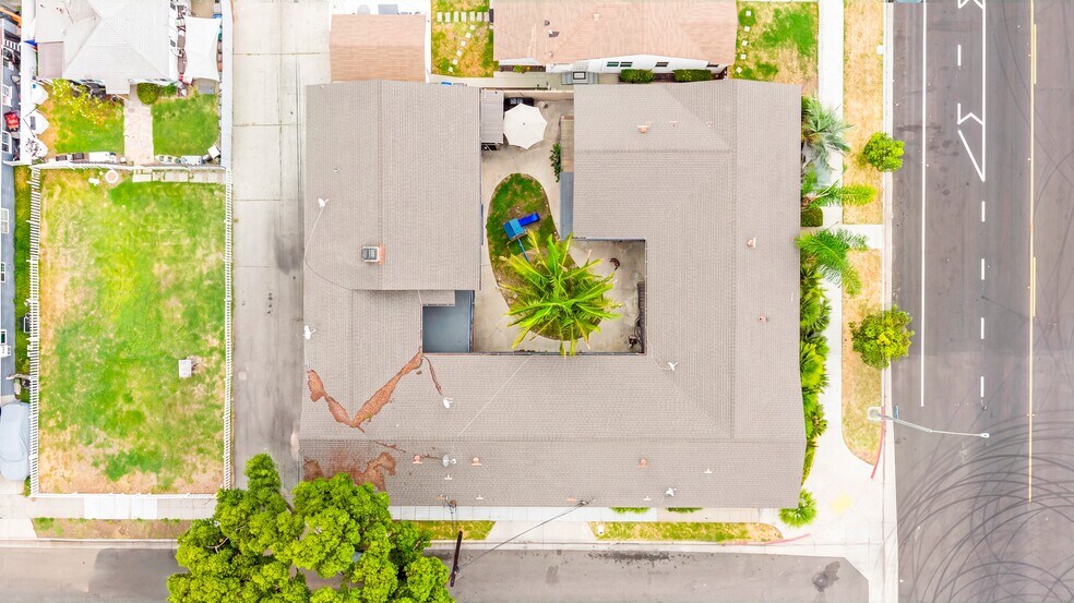 More Photos Of 1005 E Harding St, Long Beach Apartments For Sale