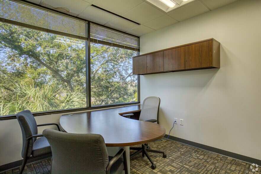More Photos Of 5404 Cypress Center Dr, Tampa Office For Lease