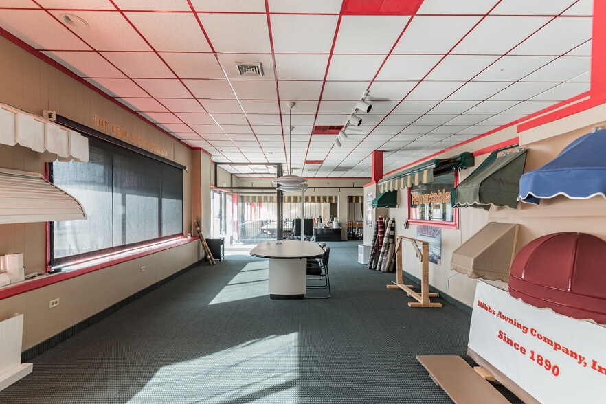 More Photos Of 65 E Fayette St, Uniontown Showroom For Sale