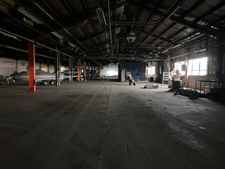 More Photos Of 2316 Jefferson St, Anderson Warehouse For Lease