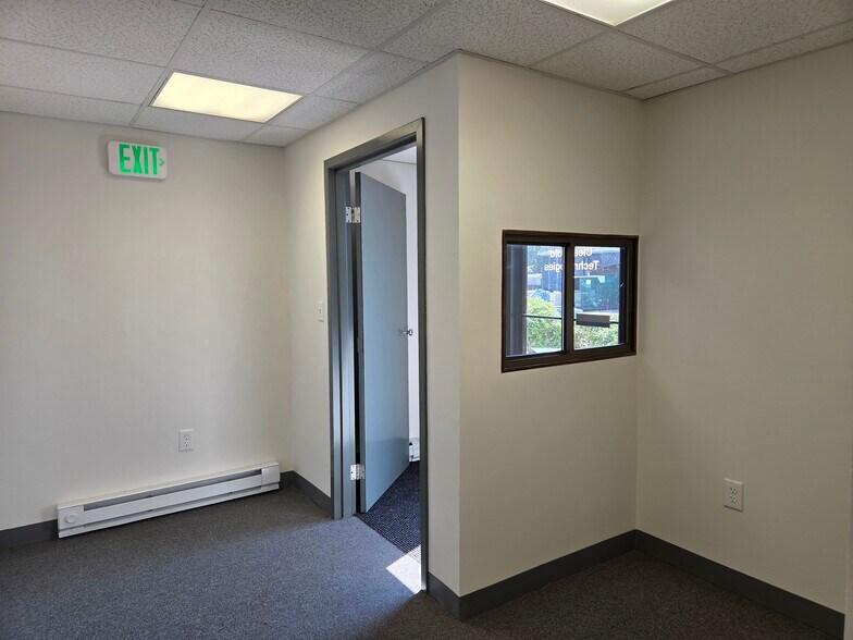 More Photos Of 74-124 Cummings Park, Woburn Light Manufacturing For Lease