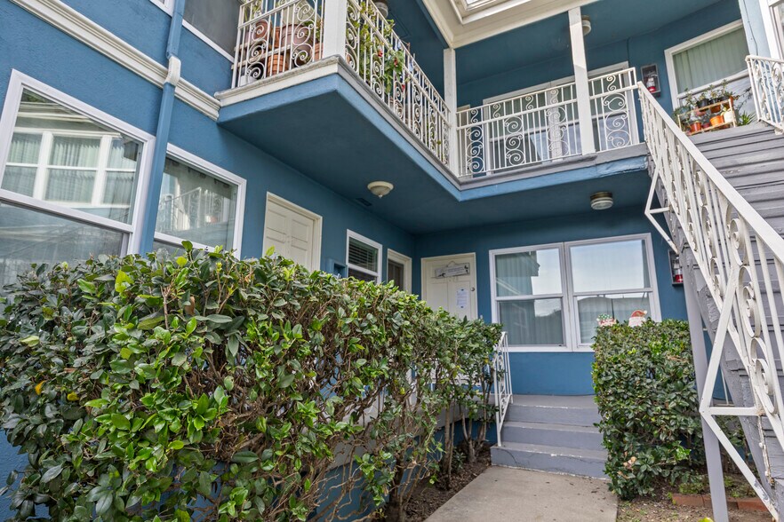 More Photos Of 11089-11099 Strathmore Dr, Los Angeles Apartments For Sale