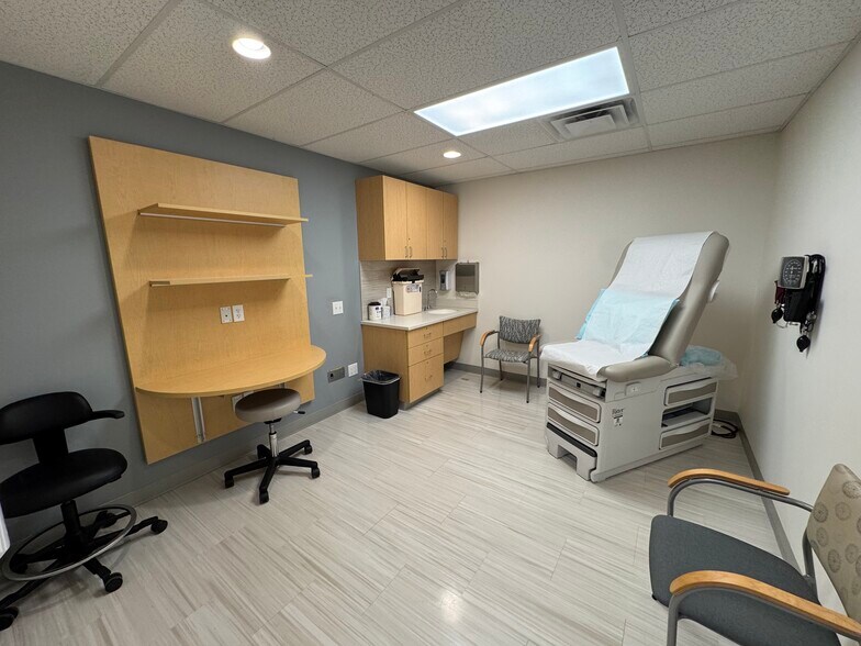 More Photos Of 5 Durham Rd, Guilford Medical For Lease