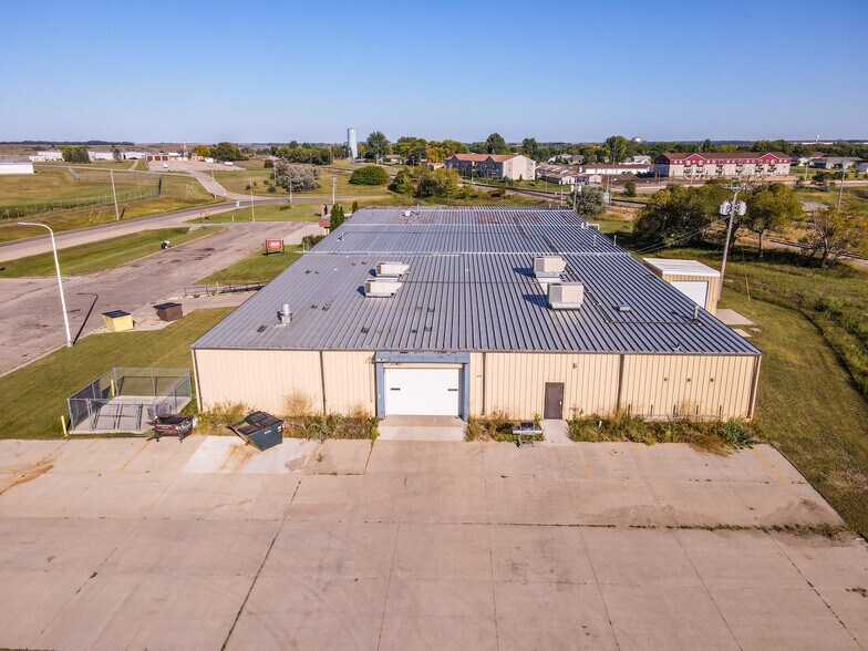 More Photos Of 1025 4 Bottle Dr, Valley City Industrial For Lease