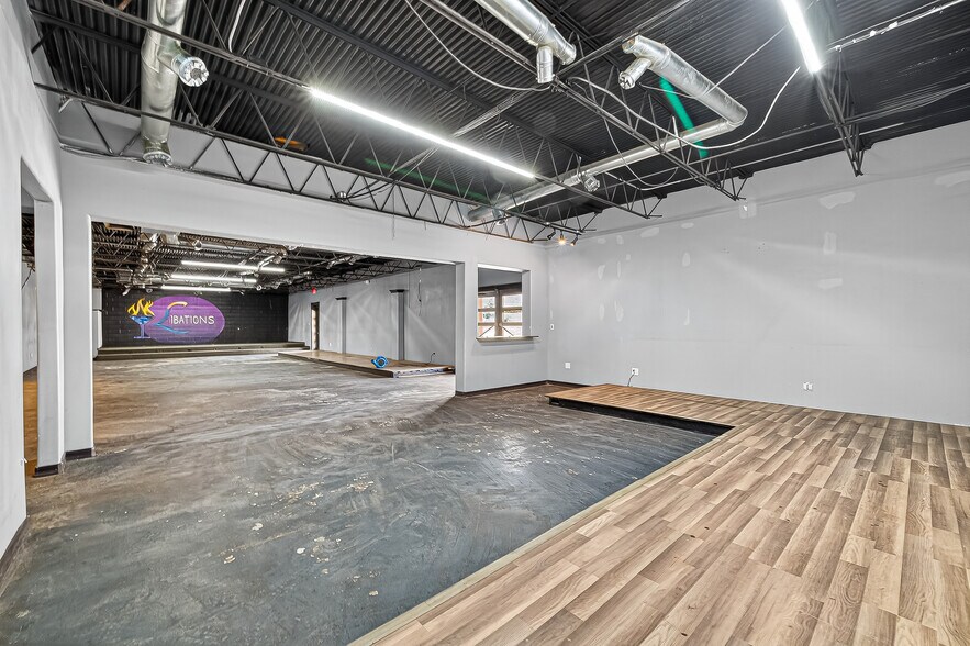 More Photos Of 13001-13011 Fondren Rd, Houston Unknown For Lease