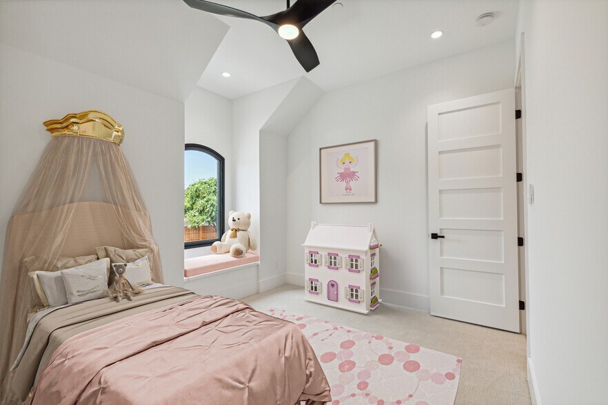 More Photos Of 615 Brewer Rd, Southlake Specialty For Sale