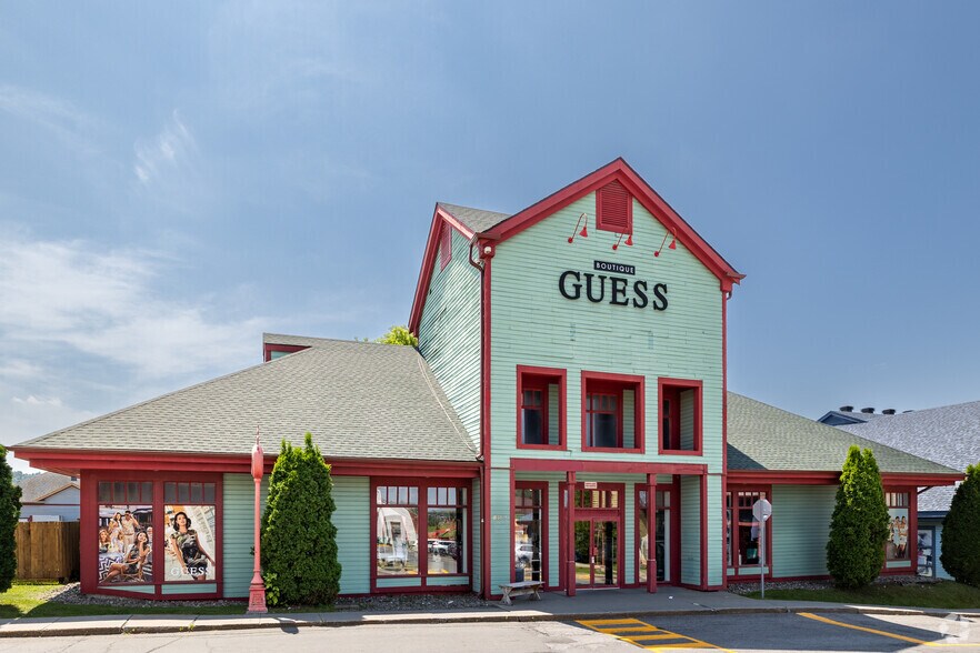 More Photos Of 100-105 Avenue Guindon, St-Sauveur Unknown For Lease