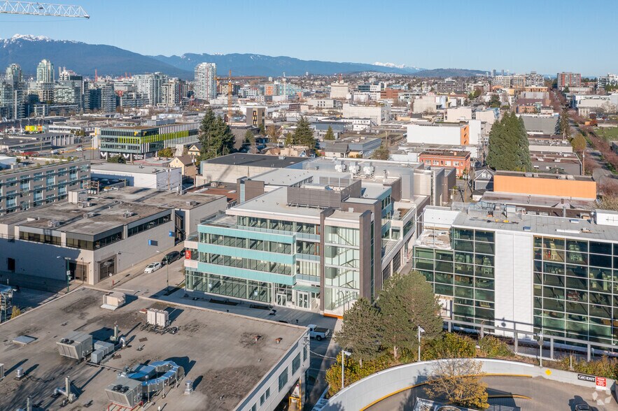 More Photos Of 2238 Yukon St, Vancouver Office For Lease