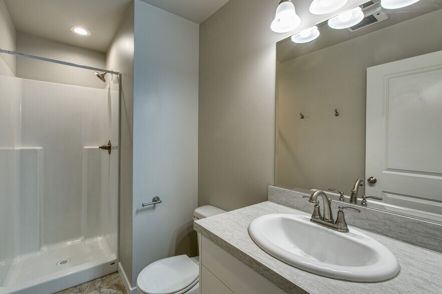 More Photos Of 1205 Boon St, Sumas Apartments For Sale