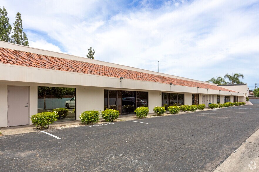 More Photos Of 1665 W Shaw Ave, Fresno Medical For Sale