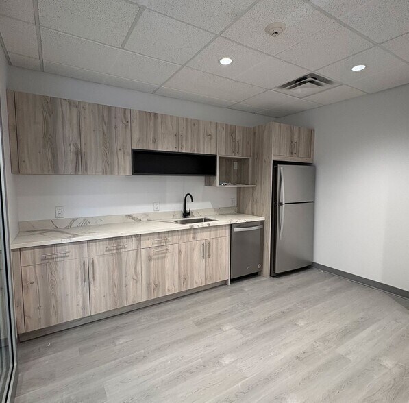 More Photos Of 12220 Stony Plain Rd NW, Edmonton Office For Lease