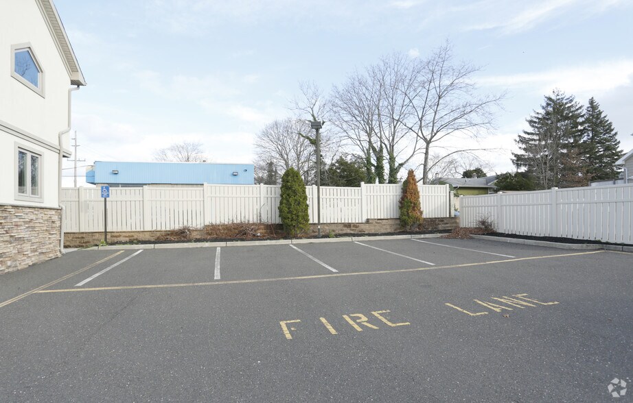 More Photos Of 31 Thomas St, Toms River Office Residential For Lease
