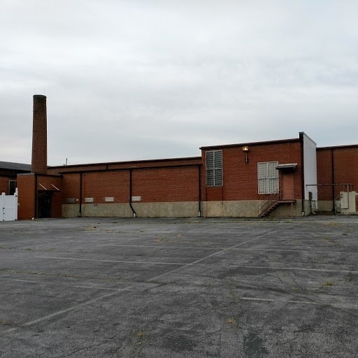 More Photos Of 320 N Hawksbill St, Luray Light Distribution For Lease