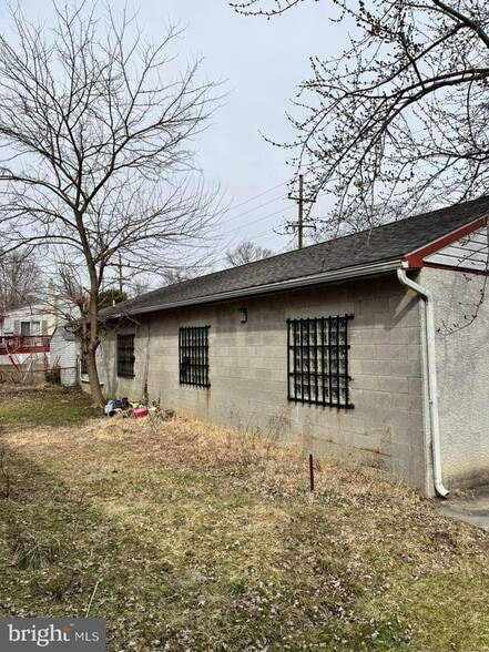 More Photos Of 250 E Cleveland Ave, Norwood Light Distribution For Sale