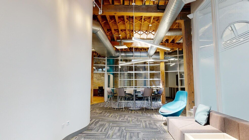 More Photos Of 10-18 W Hubbard St, Chicago Loft Creative Space For Lease