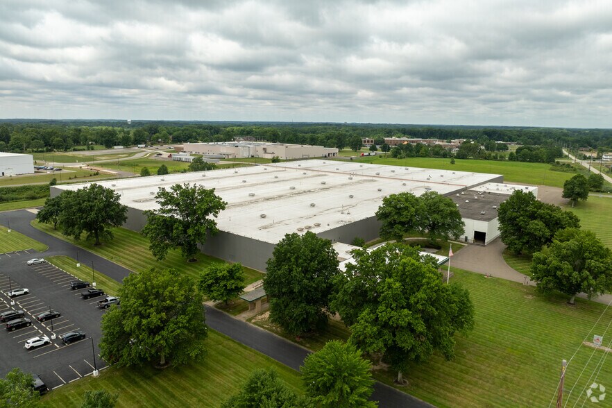 More Photos Of 150 Loomis Pky, Ravenna Warehouse For Lease