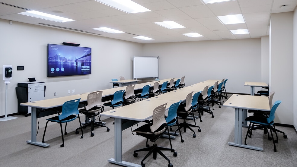 More Photos Of 860 Blue Gentian Rd, Eagan Unknown For Lease