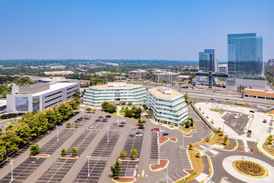 More Photos Of 2000 Edmund Halley Dr, Reston Office For Lease
