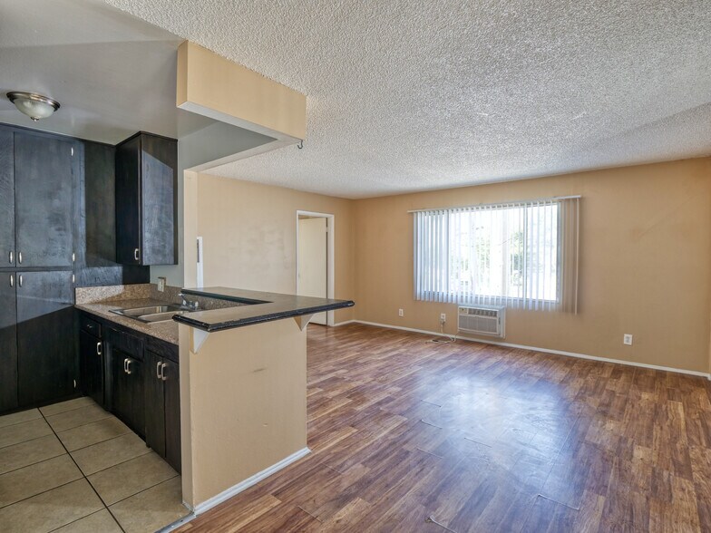 More Photos Of 8520 Sunland Blvd, Sun Valley Apartments For Sale