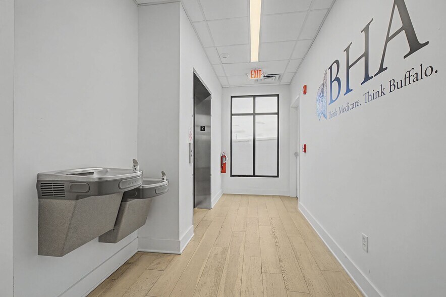 More Photos Of 6117 Centennial Blvd, Nashville Storefront Retail Office For Sale