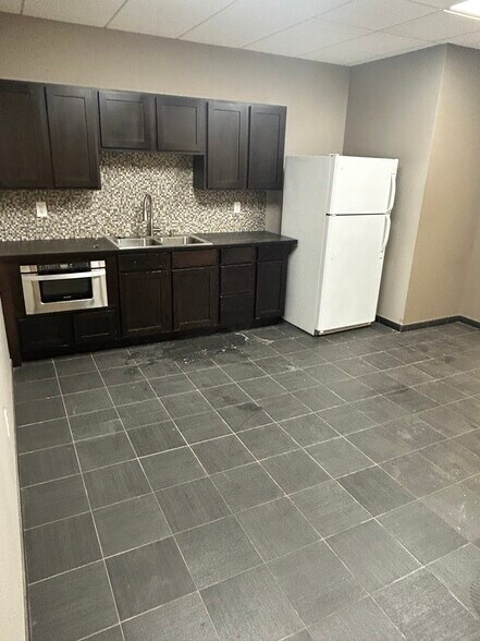 More Photos Of 2631 N Shields Blvd, Oklahoma City Freestanding For Lease