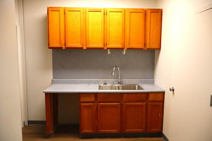 More Photos Of 3200 E Martin Luther King Junior Dr, High Point Light Distribution For Lease