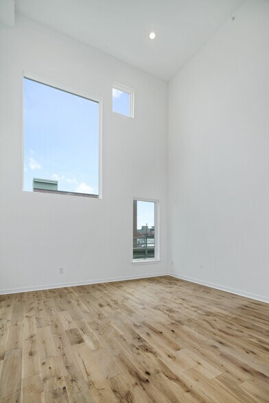 More Photos Of 1246 N Front St, Philadelphia Office For Sale