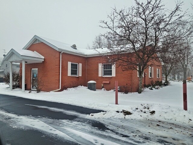More Photos Of 204 S Main St, Loyal Bank For Sale