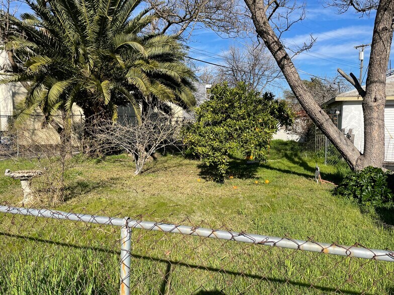 More Photos Of 921 Rivera Dr, Sacramento Apartments For Sale