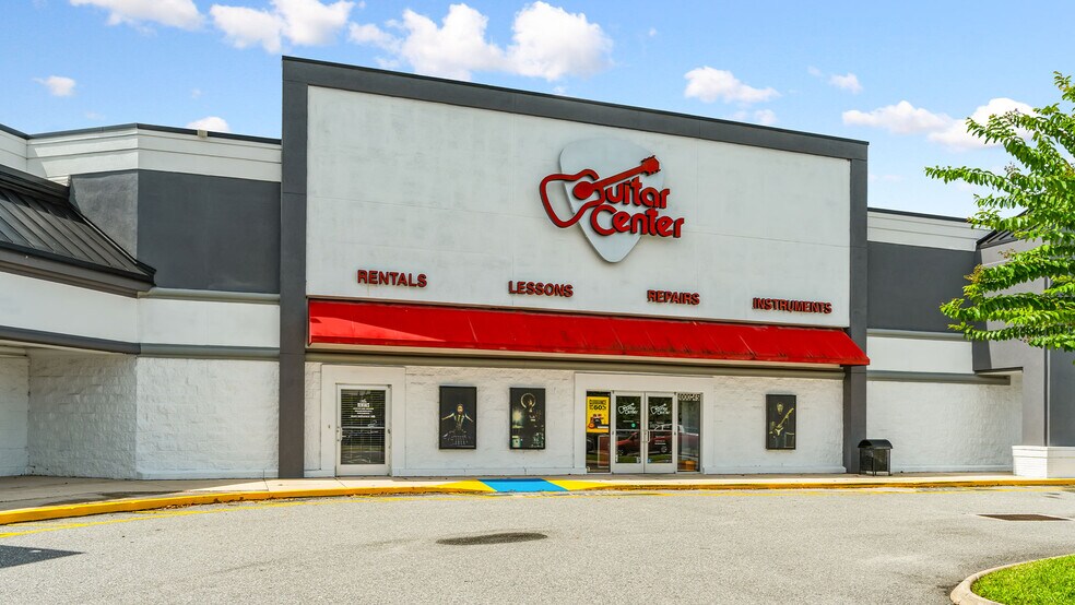 More Photos Of 6000 Lake Gray Blvd, Jacksonville Storefront For Lease