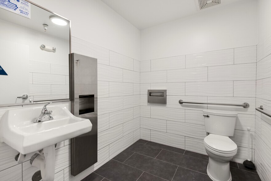 More Photos Of 914-918 Industrial Ave, Palo Alto Warehouse For Lease