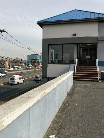 More Photos Of 255 Route 3, Secaucus Medical For Lease