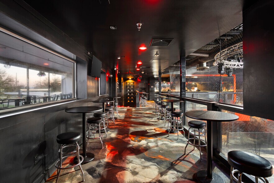 More Photos Of 10333 E Technology Blvd, Dallas Bar For Sale