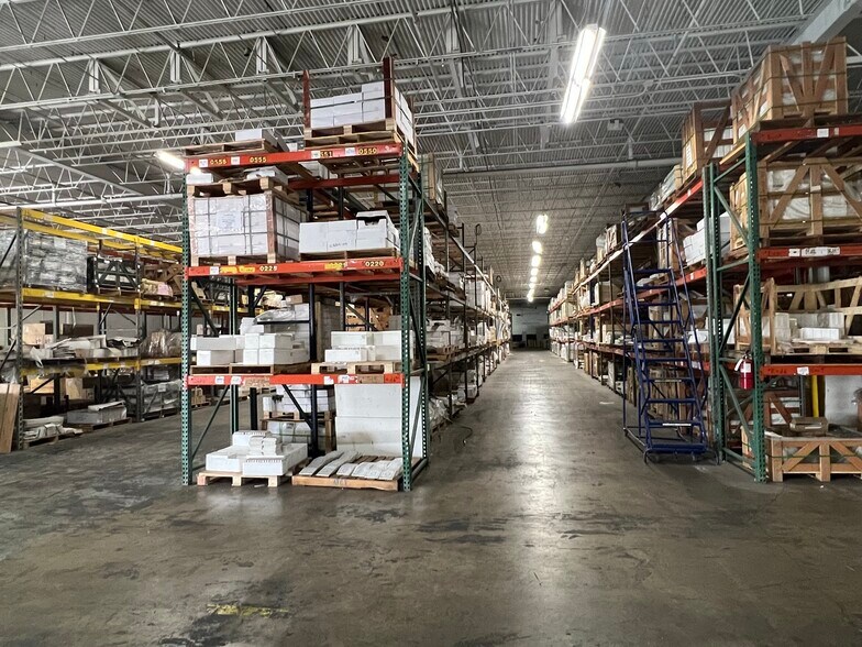 More Photos Of 925 111th St, Arlington Warehouse For Lease