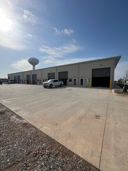 More Photos Of 1600 S Broadway Ave, Moore Unknown For Lease