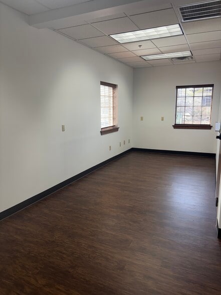 More Photos Of 4735 E 91st St, Tulsa Medical For Lease
