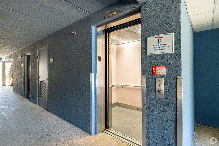 More Photos Of 480 E Miracle Strip Pky, Mary Esther Hotel For Sale