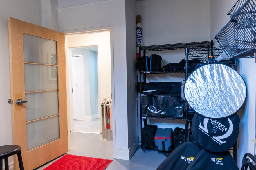 More Photos Of 3145 Mount Vernon Ave, Alexandria Office For Sale