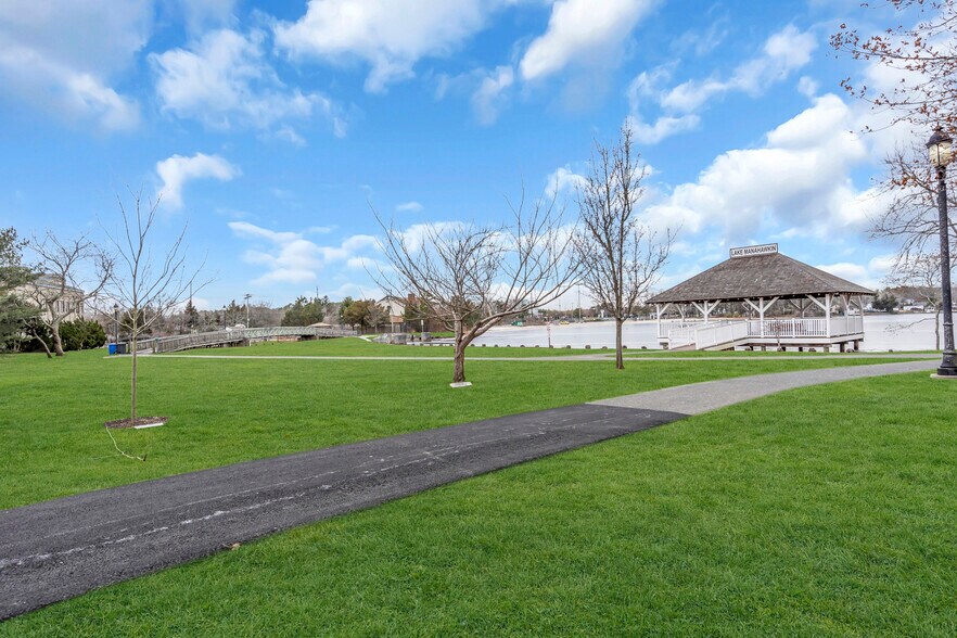 More Photos Of 59 N Main St, Manahawkin Freestanding For Sale