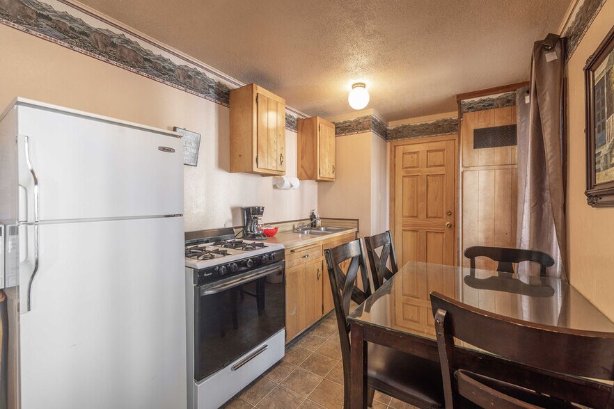 More Photos Of 39921 Big Bear Blvd, Big Bear Lake Hotel For Sale