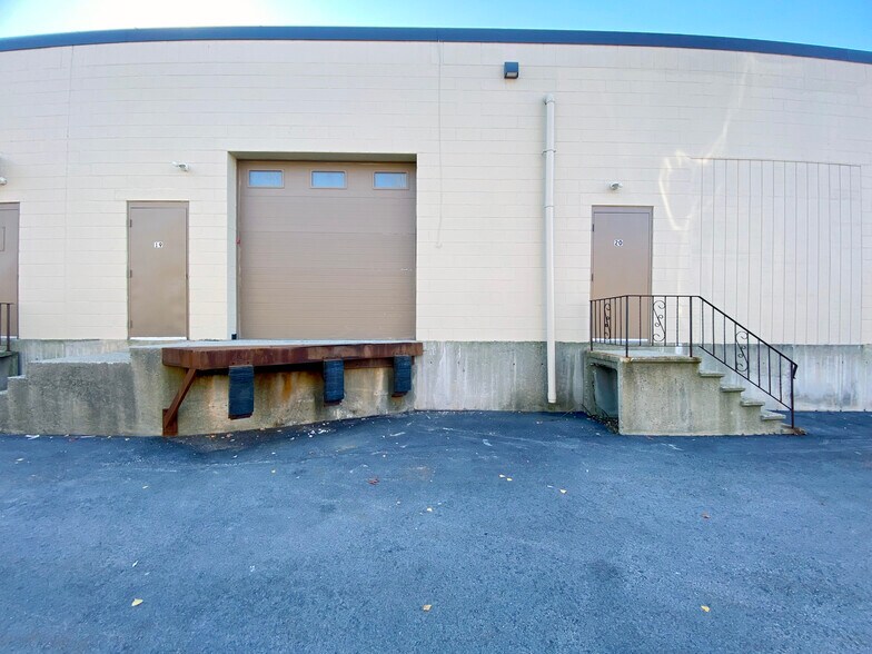 More Photos Of 4 Bud Way, Nashua Flex For Lease