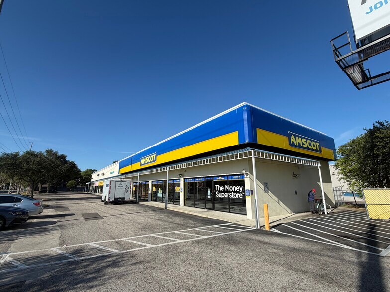 More Photos Of 2910 N Himes Ave, Tampa Unknown For Lease