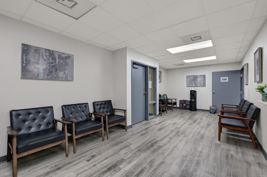 More Photos Of 425 N Highland Ave, Sherman Medical For Sale