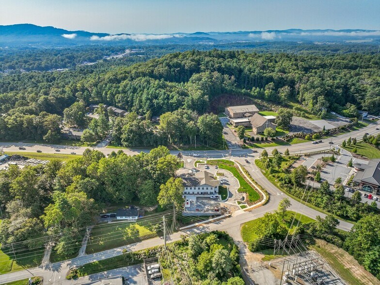 More Photos Of 28 Airport Rd, Arden Office For Lease